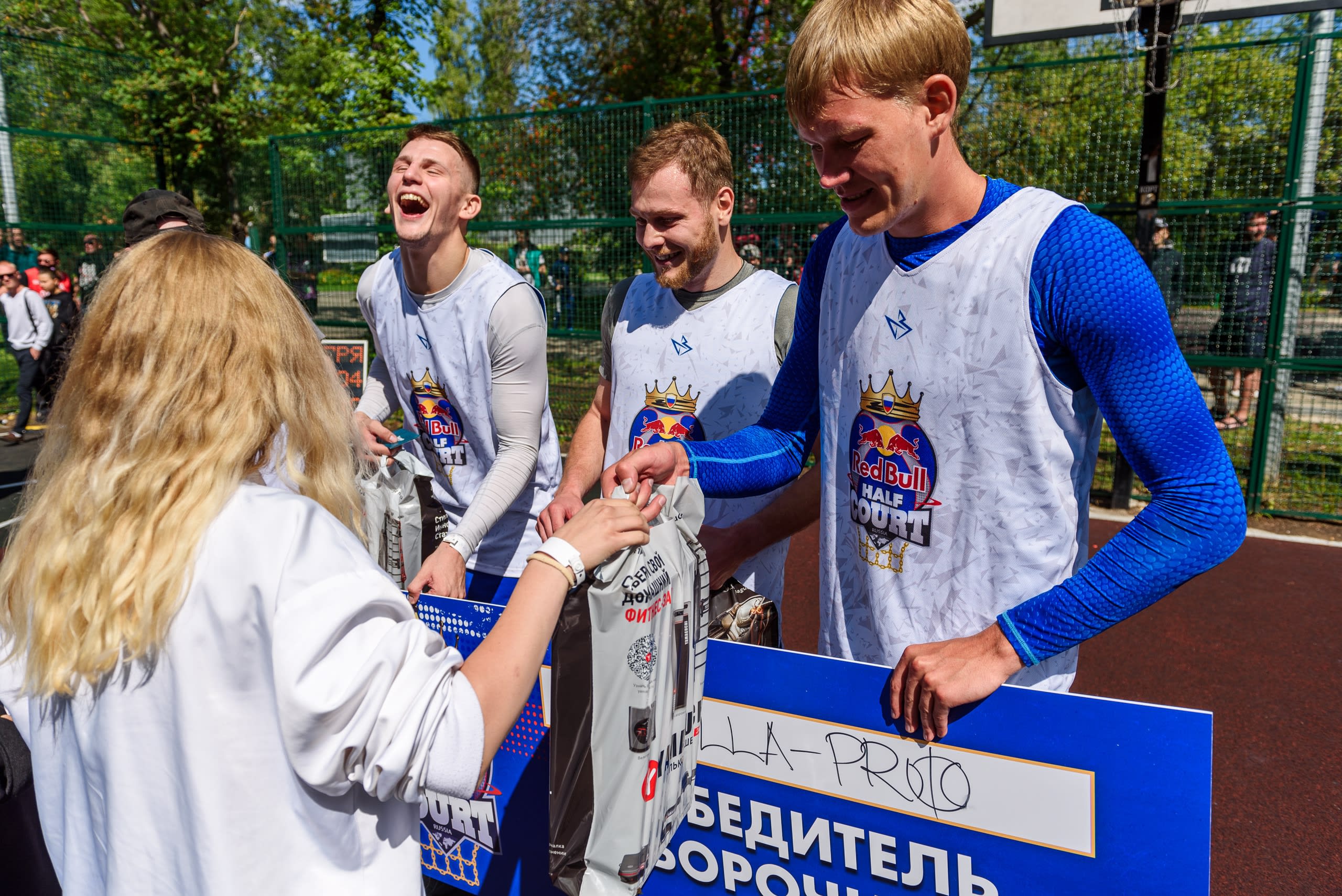 Участники национального финала Red Bull Half Court