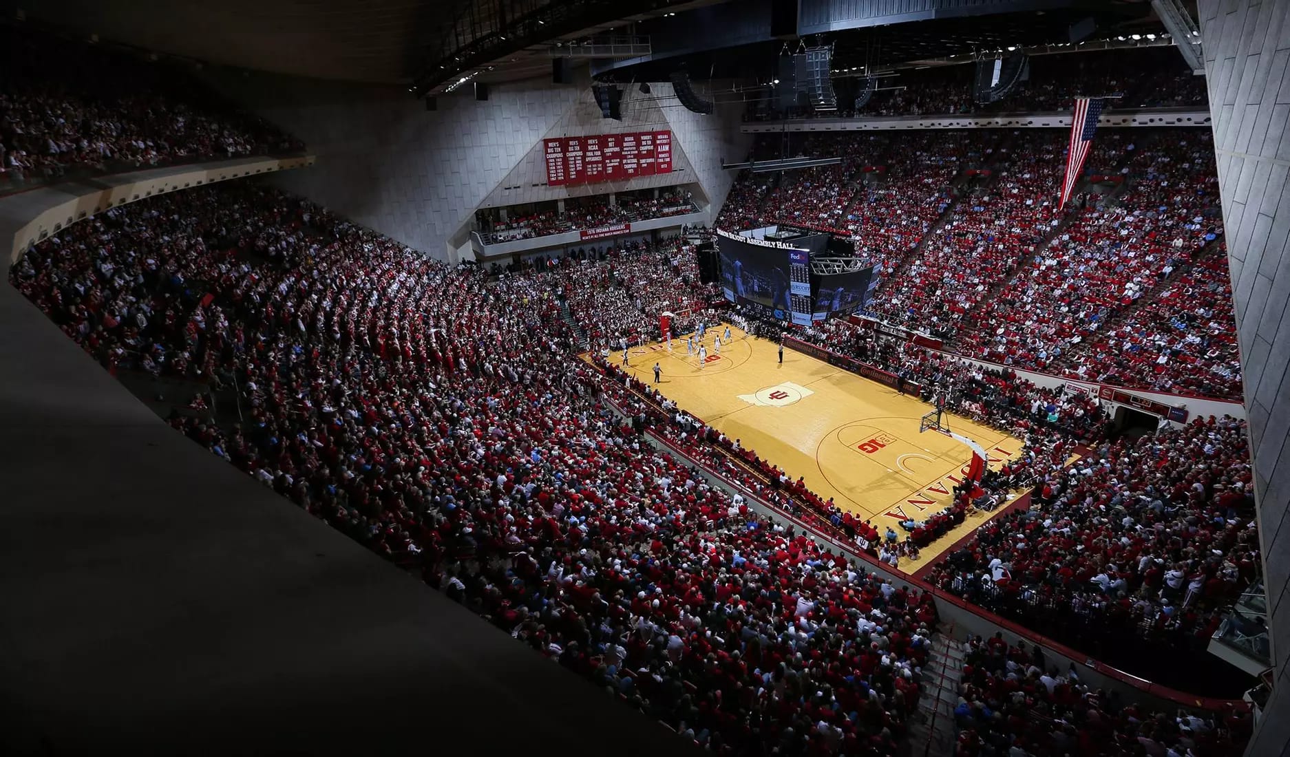 9 biggest college basketball arenas