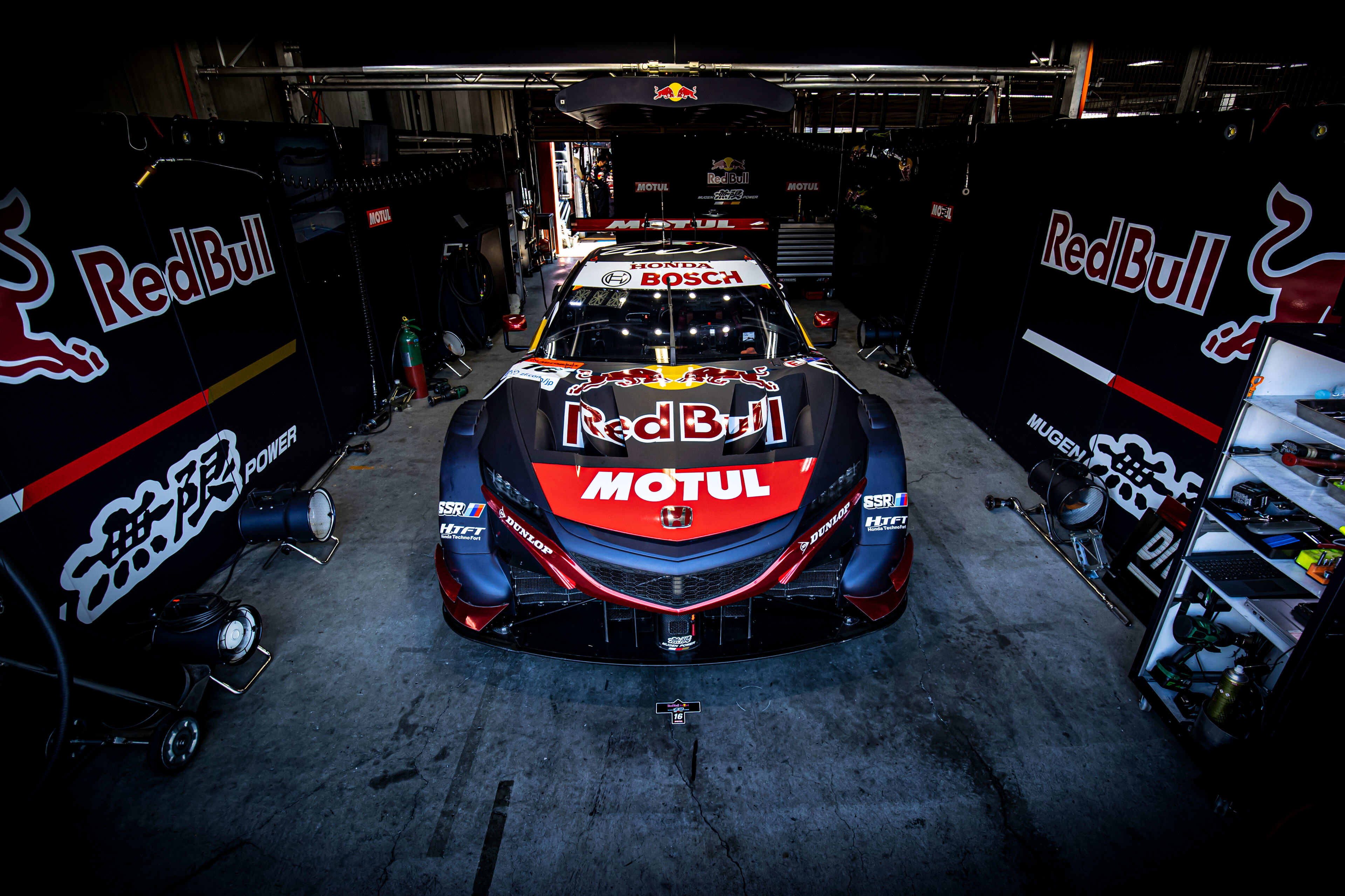 SUPER GT、人とクルマの物語。 『ALL FOR ONE』｜チーム