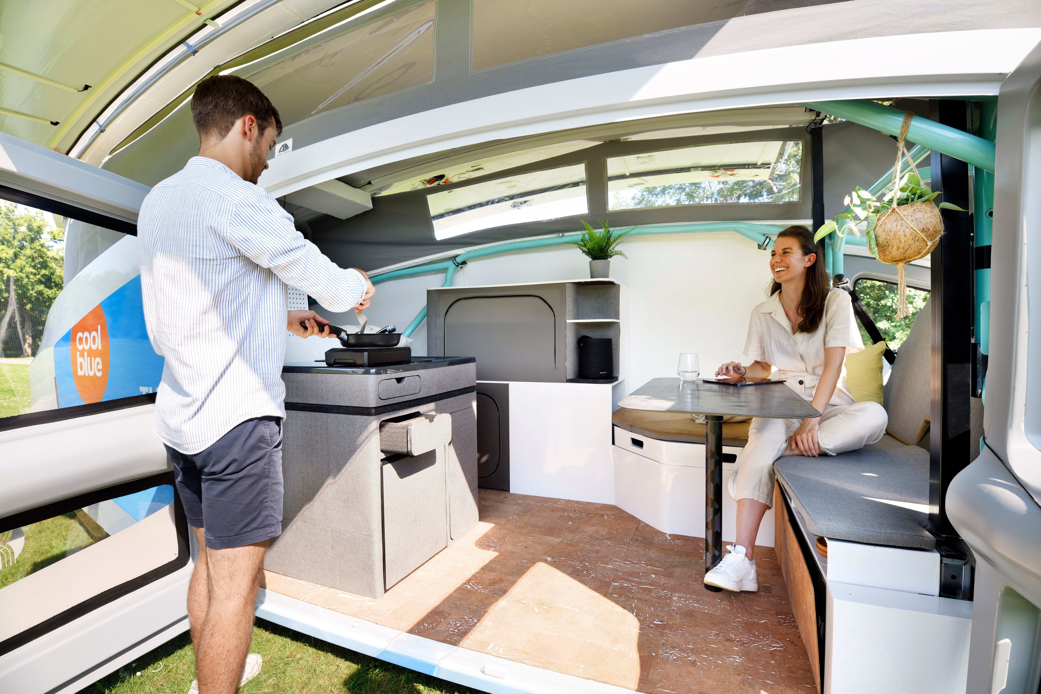 Stella Vita : un camping-car à voile solaire