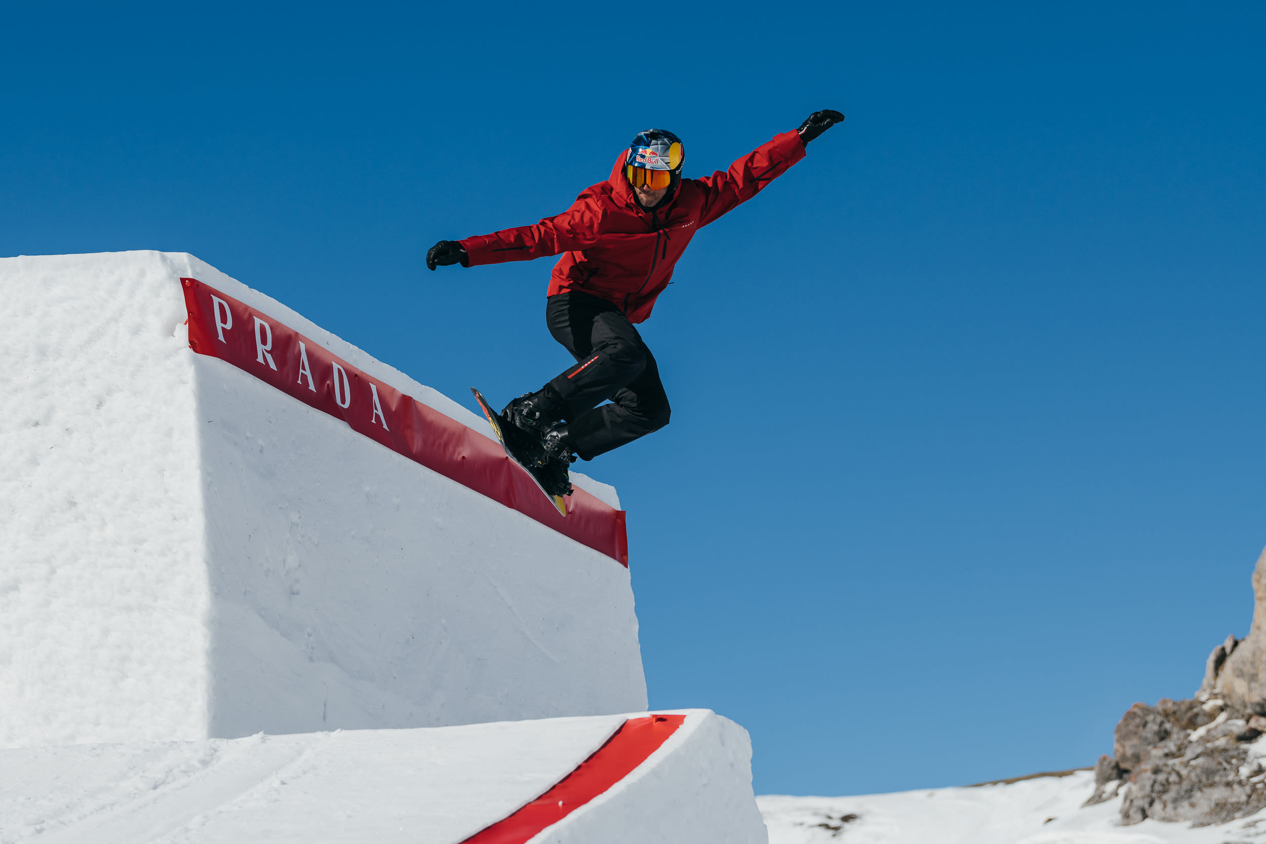 Pierre Vaultier: ReShapes snowboard cross video