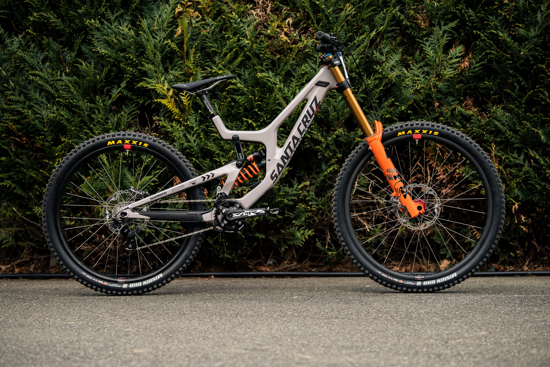 Bike Check Laurie Greenland s new Santa Cruz V10