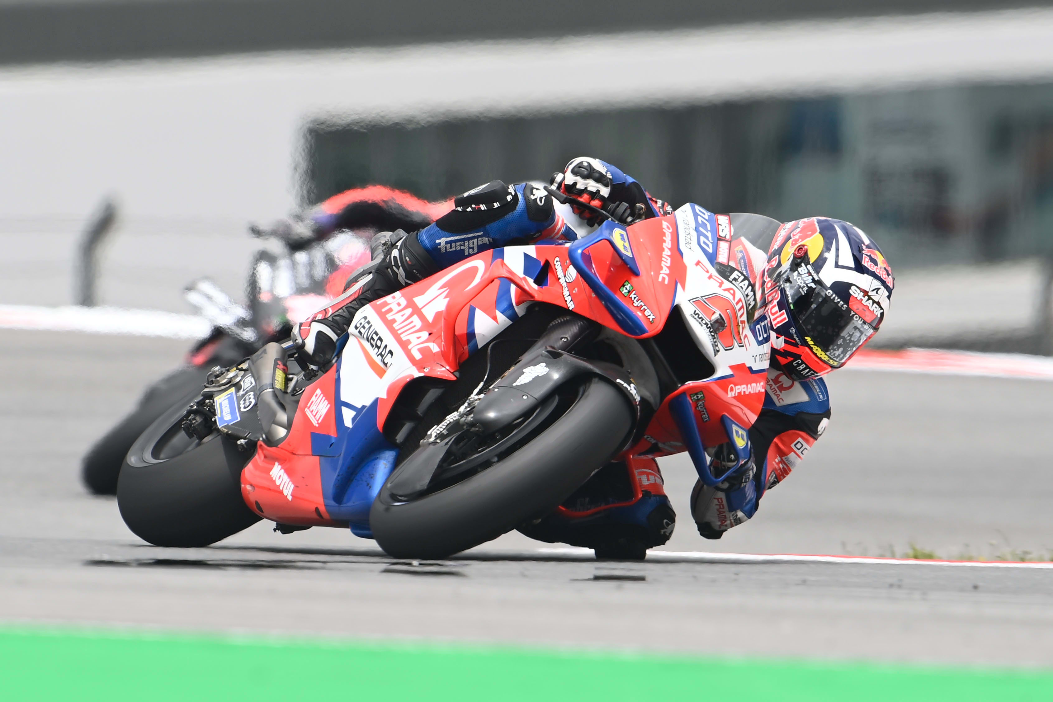 Johann Zarco Portekiz'de Podyumda