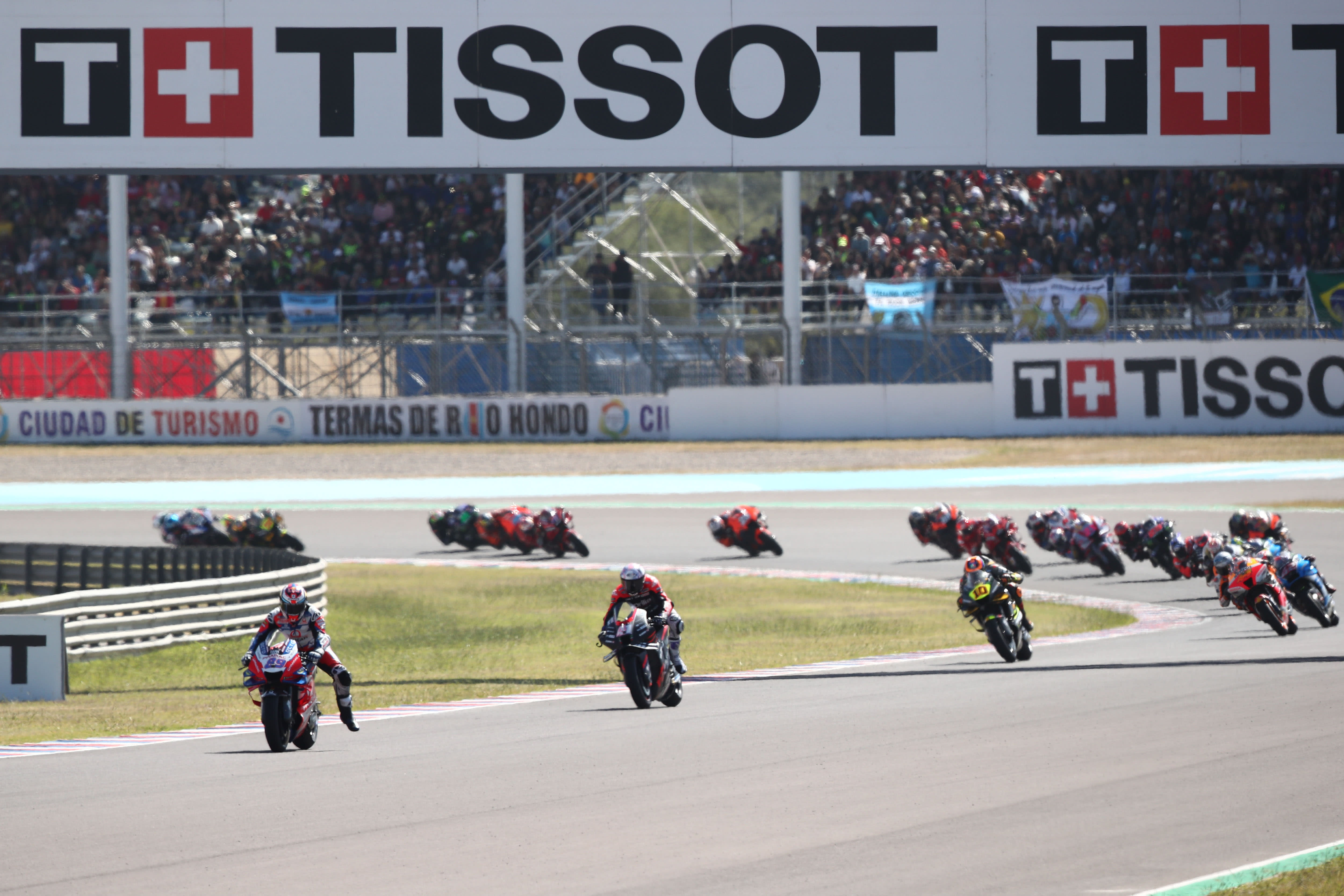 MotoGP/Portugal: Segunda sessão de treinos interrompida após queda de Pol  Espargaró