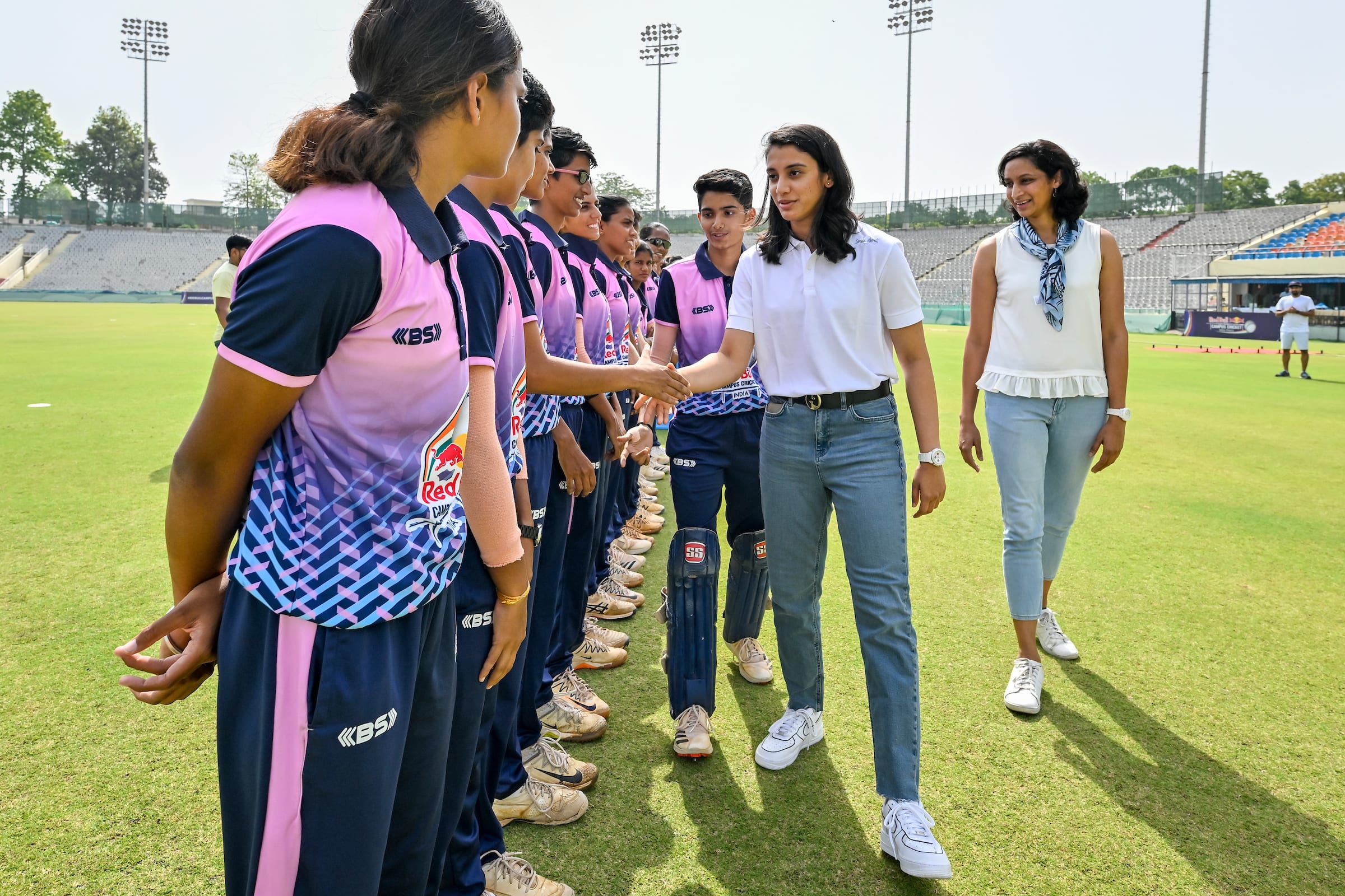 2400px x 1600px - Smriti Mandhana, Riyan Parag and Snehal Pradhan chat