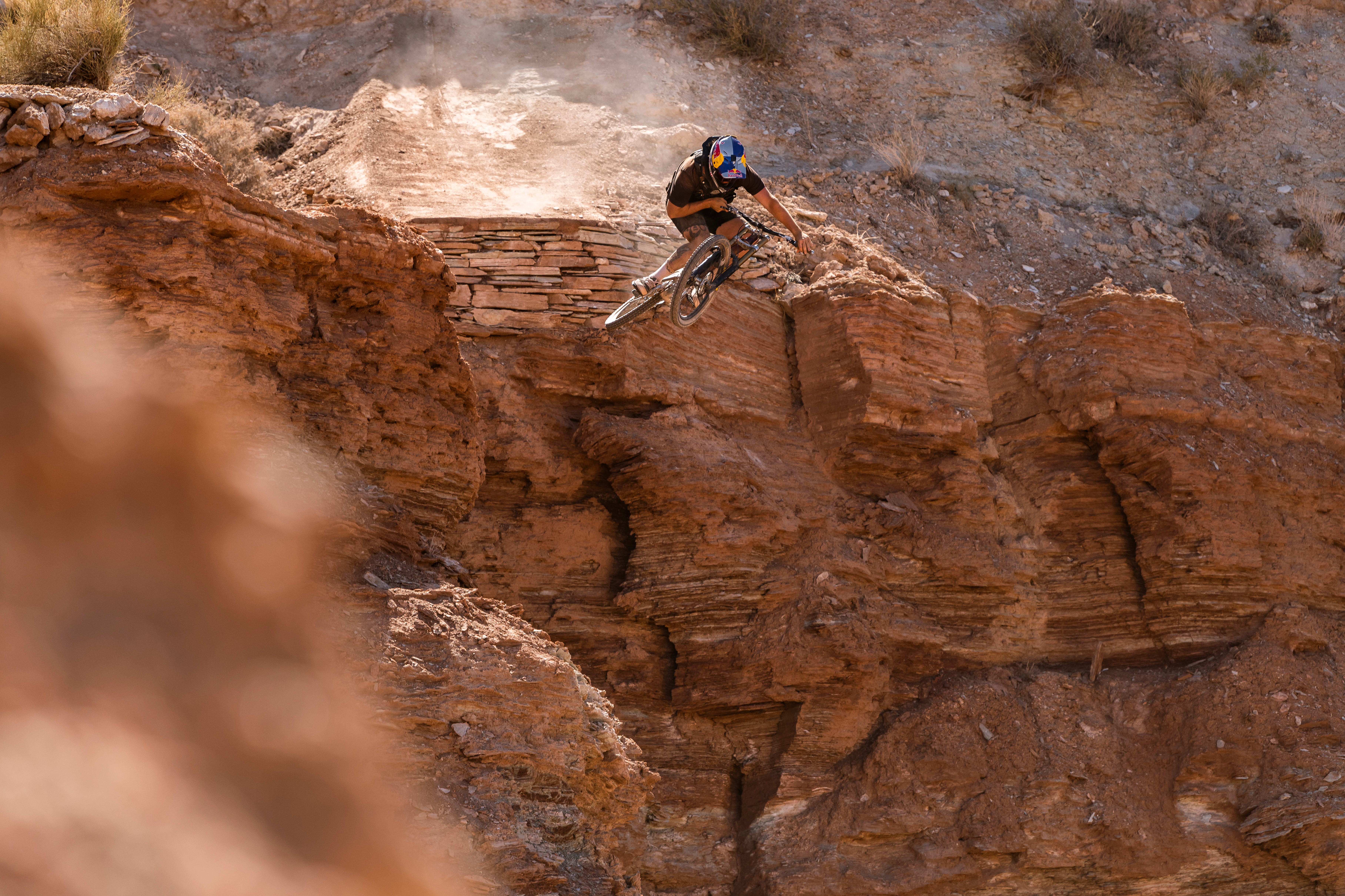 Red Bull Rampage】の会場を爆走！：豪快・超速MTBフリーライド