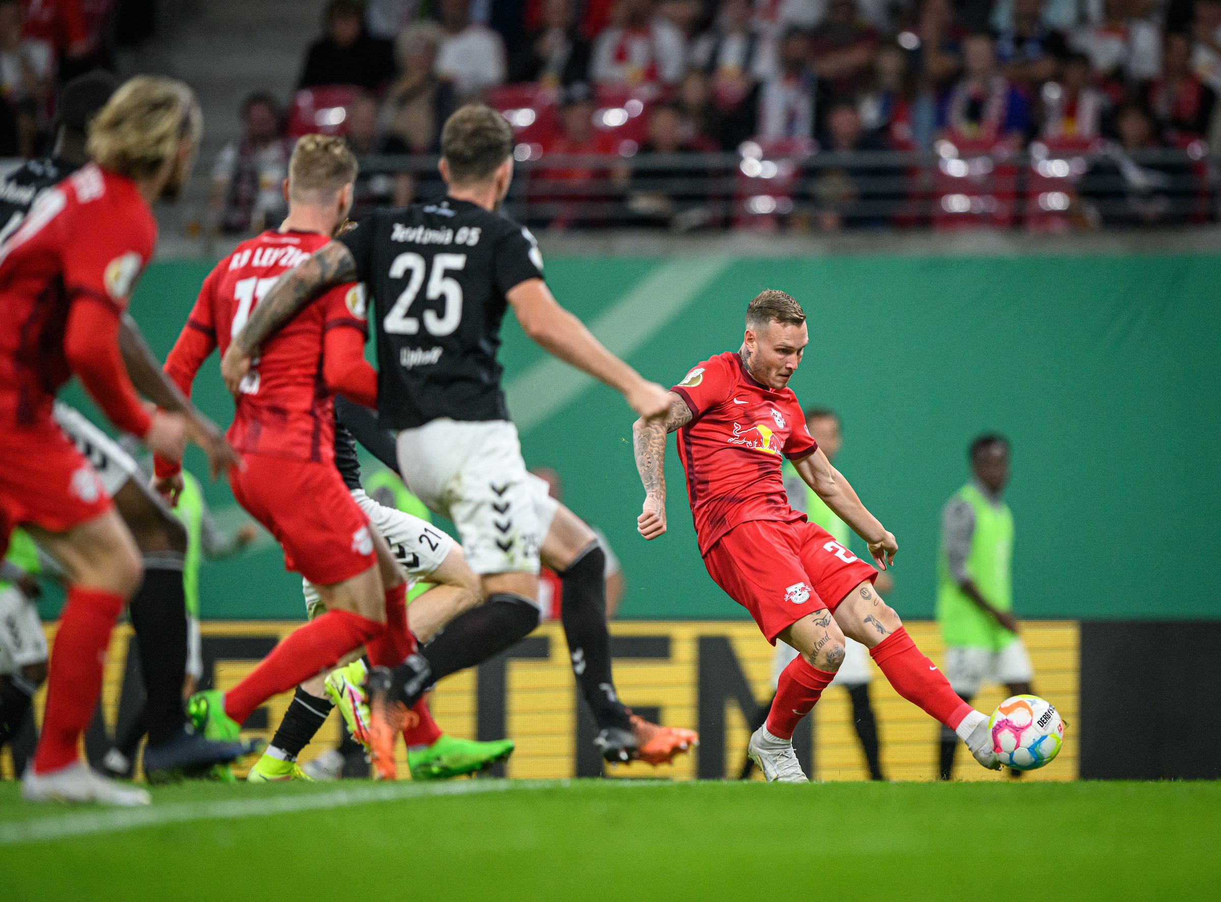 RB Leipzig English on X: ⚽ Goal vs. Crvena zvezda ⚽ Goal vs. 1. FC Köln  David Raum is starting to get into the swing of things 🏌️‍♂️   / X