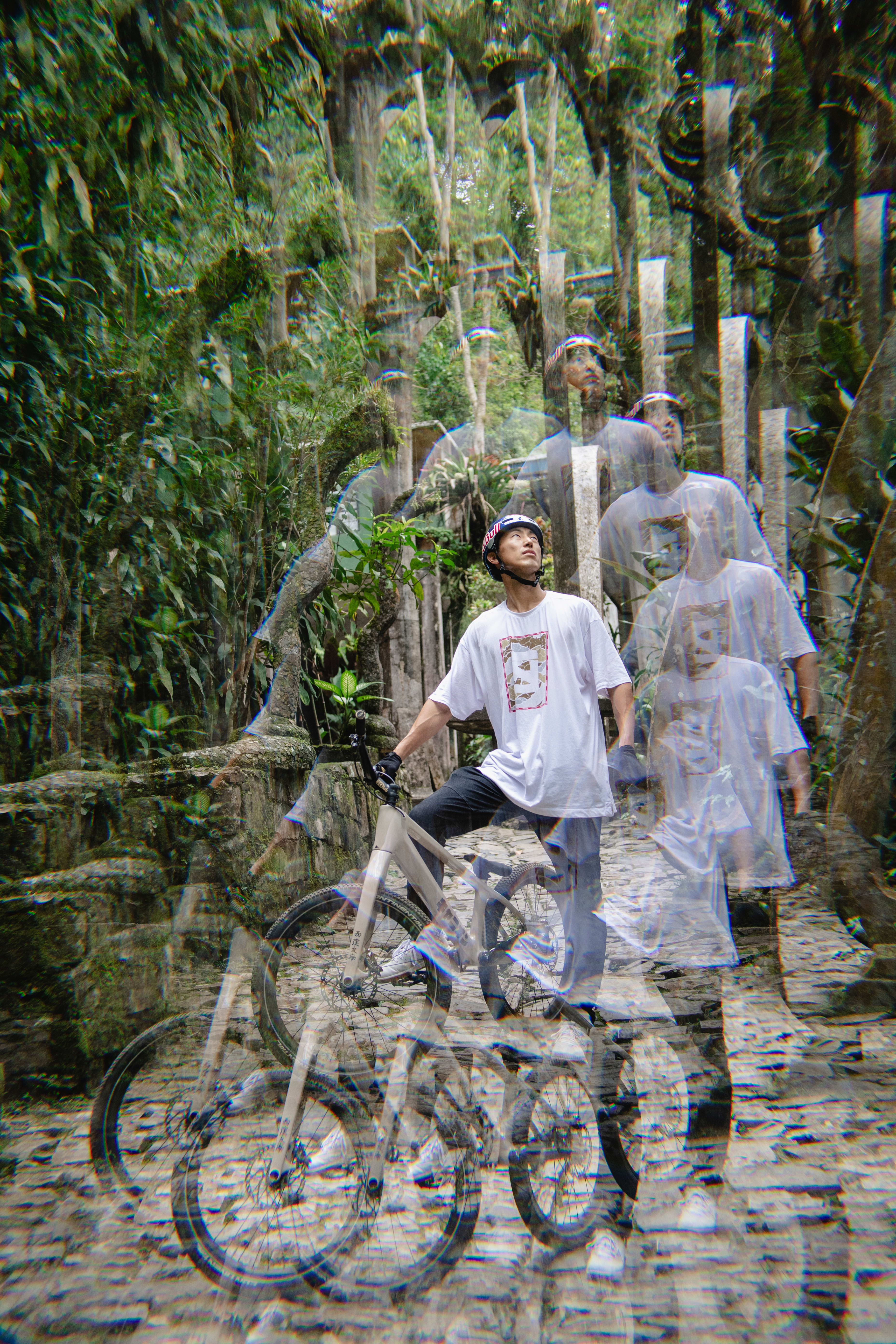 Surreal Snapshots』：西窪友海がメキシコのアート庭園でトライアル