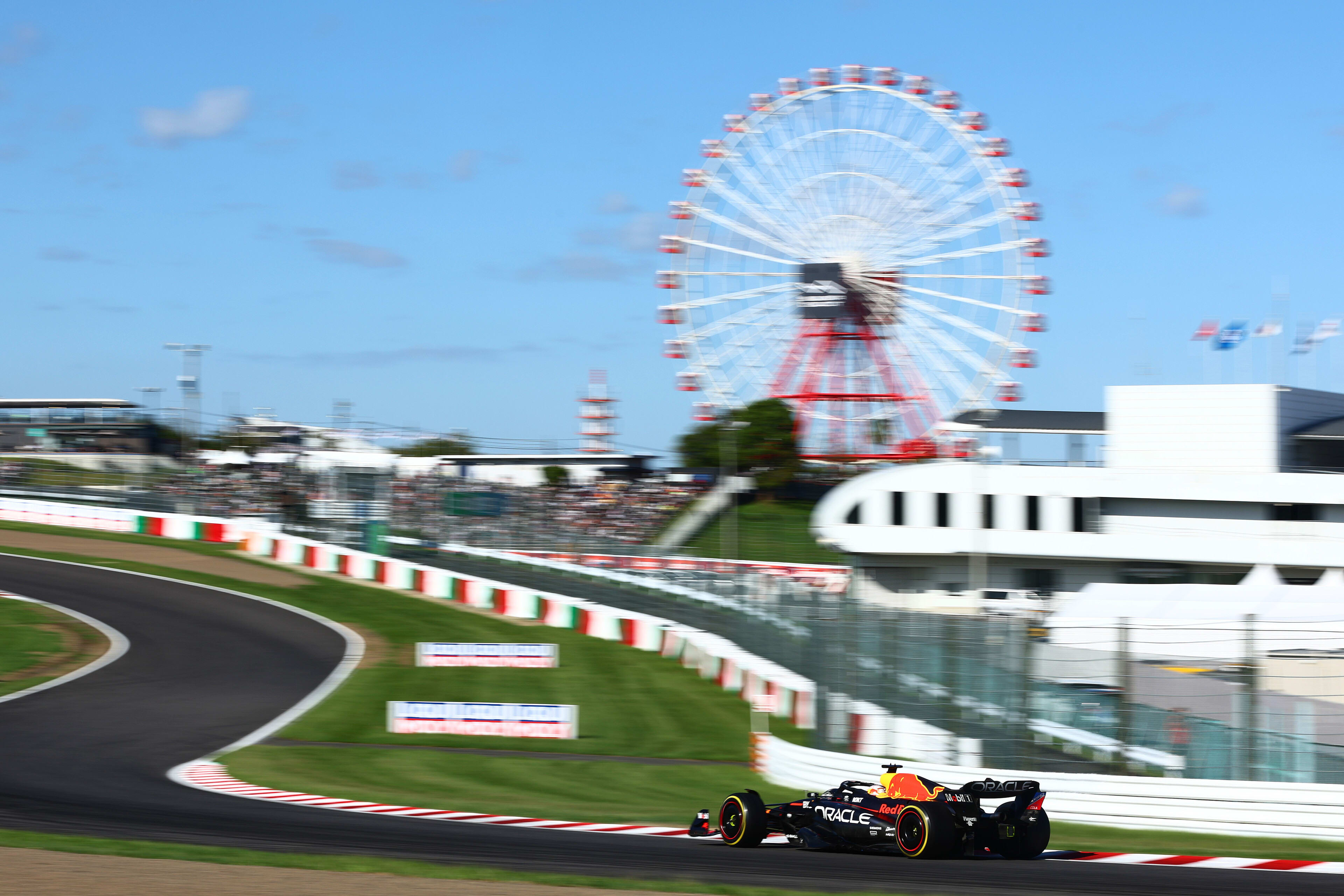 Verstappen faz pole em Suzuka e está perto de conquistar título da