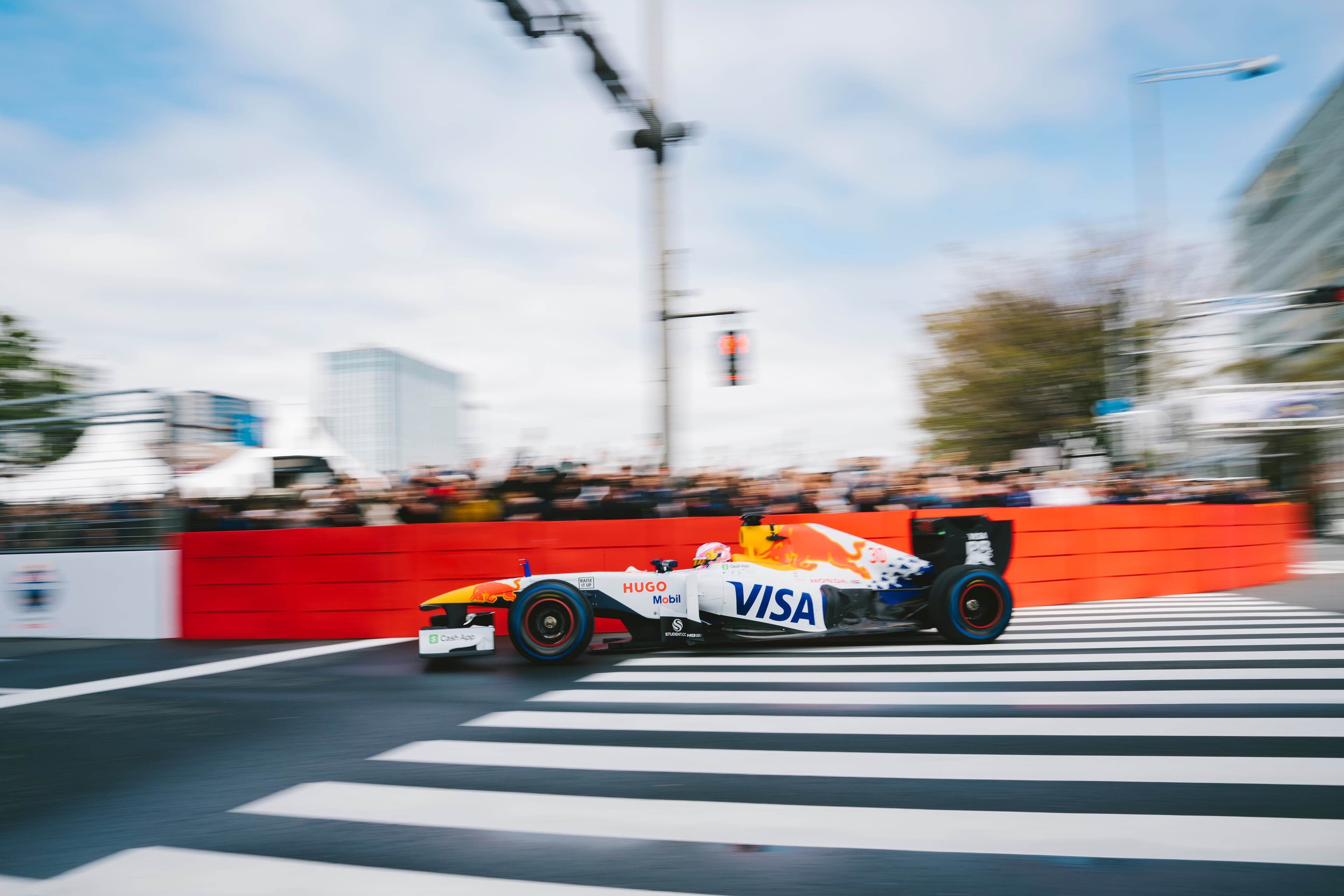 Red Bull Showrun x Powered by Honda｜レッドブル・ショーラン｜F1