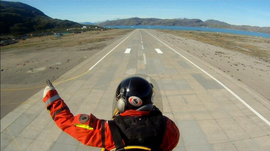 Norman Surplus decolla da Narsarsuaq, Groenlandia