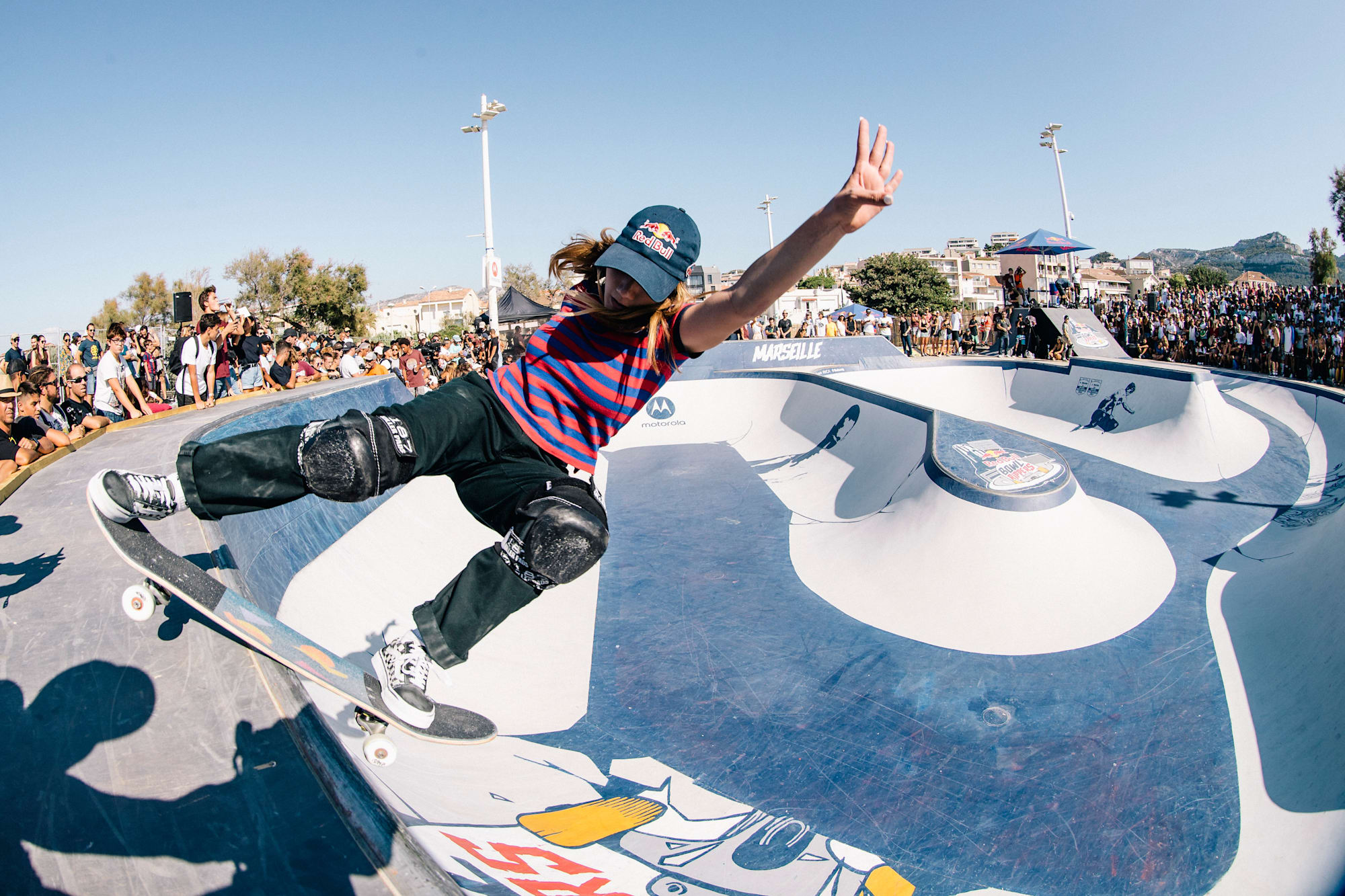 woman-skating-on-halfpipe