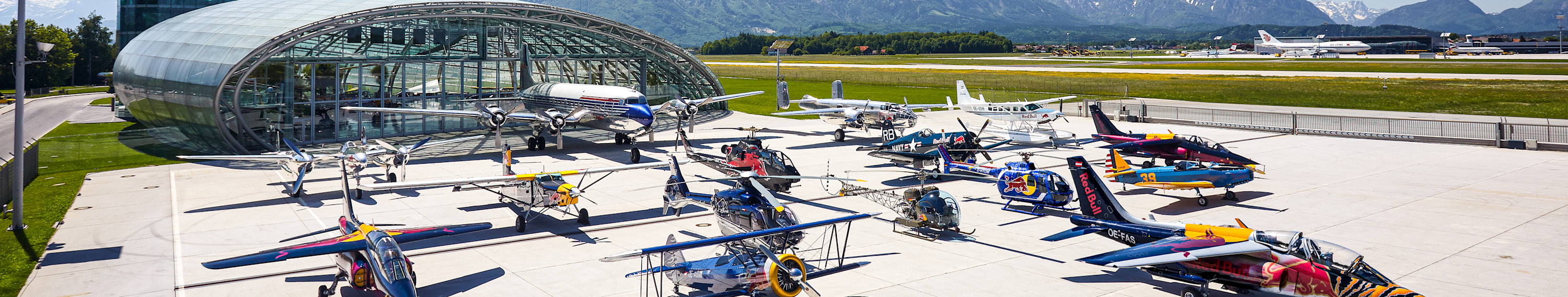 Backround image for job ad Aircraft Technician