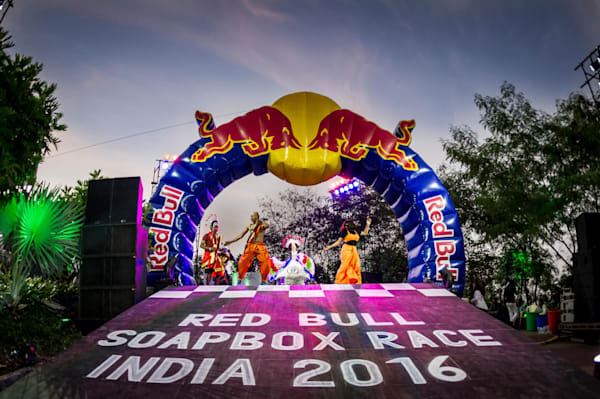 Red bull box shop cart race 2016