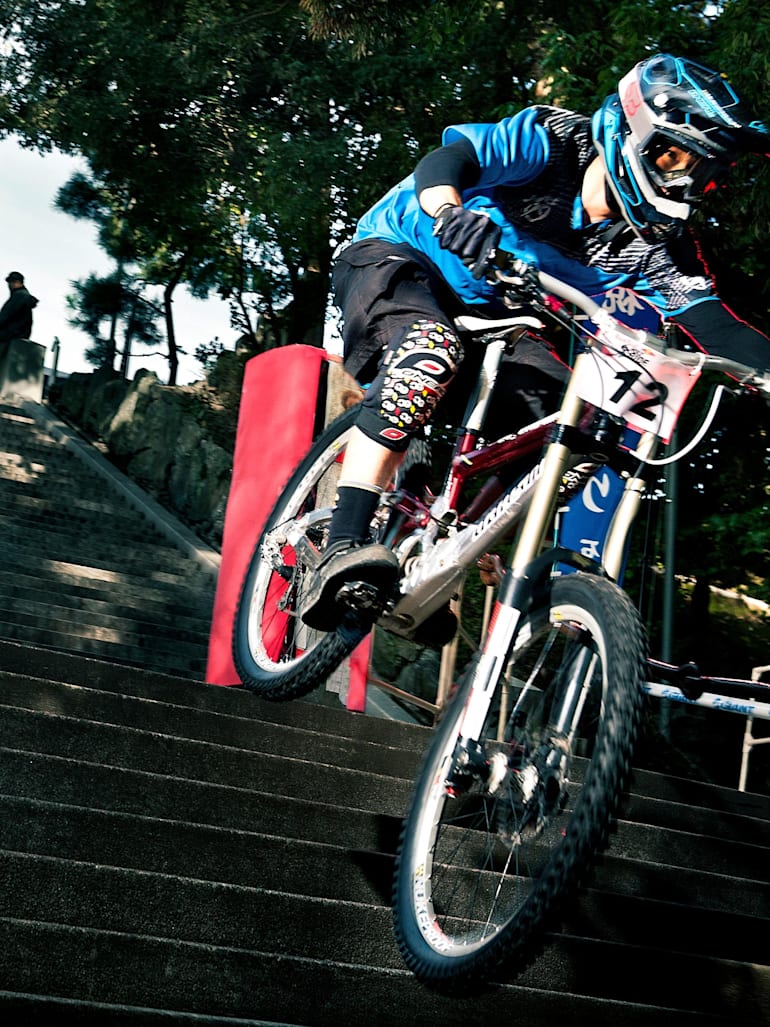 超激安 MOUNTAIN BIKE ACTION 2011 マウンテンバイク hideout.lk